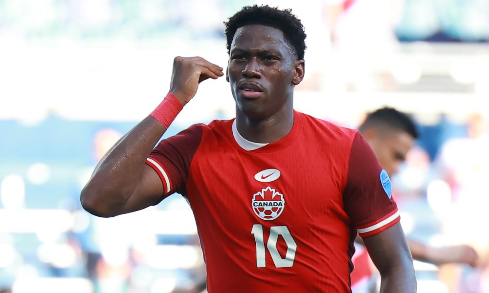 Habib Beye : Les Ambitions Renouvelées Avant le Duel Contre Angers