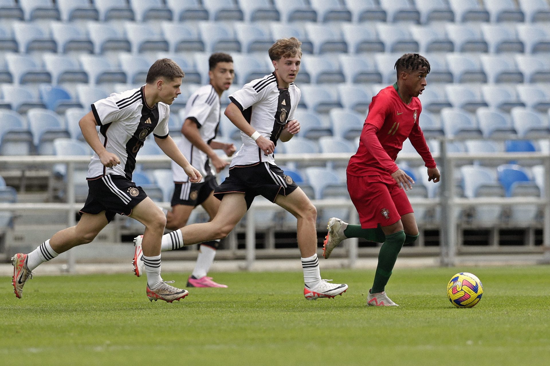 Cardoso Varela : Le jeune prodige du football en pleine tempête de transferts