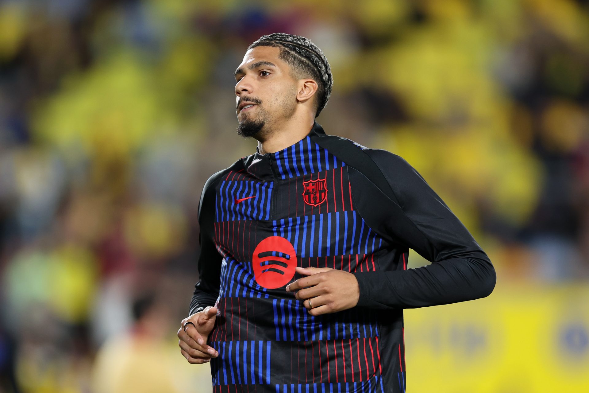 FC Barcelona : Ronald Araujo en Vente pour Équilibrer les Finances?