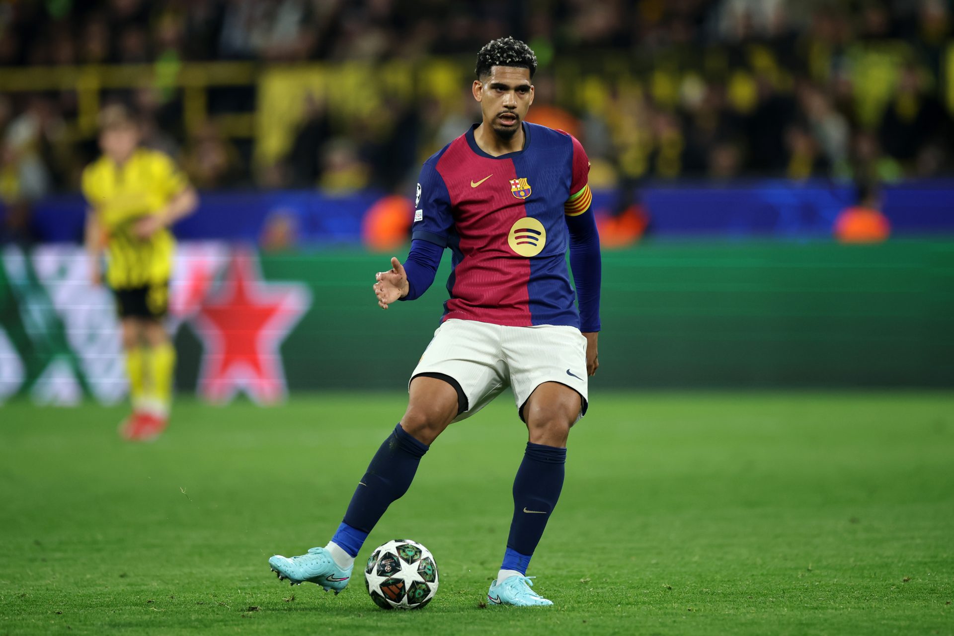 Ronald Araujo : Les Enjeux de Son Avenir au FC Barcelona en 2023