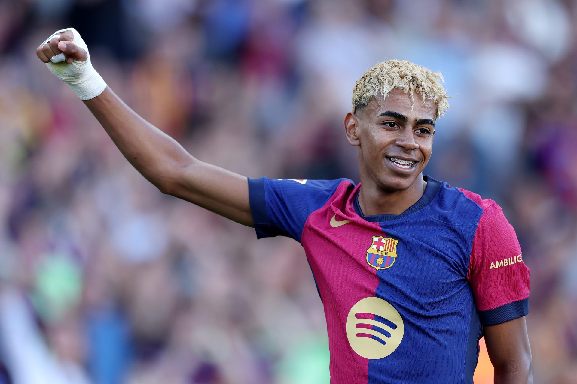 Lamine Yamal : Le Jeune Prodigieux qui S'Apprête à Enfiler le Maillot Légendaire N°10 du FC Barcelona