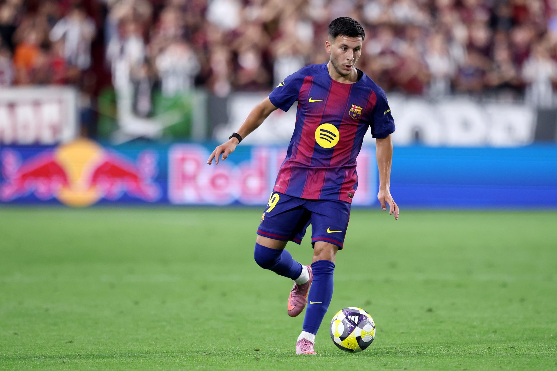 FC Barcelone : La Prudence au Coeur de l'Enregistrement de Roony Bardghji