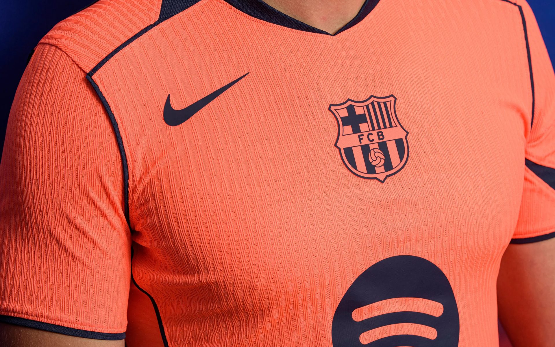 FC Barcelone : Un Troisième Maillot Audacieux Orange pour 2025-2026
