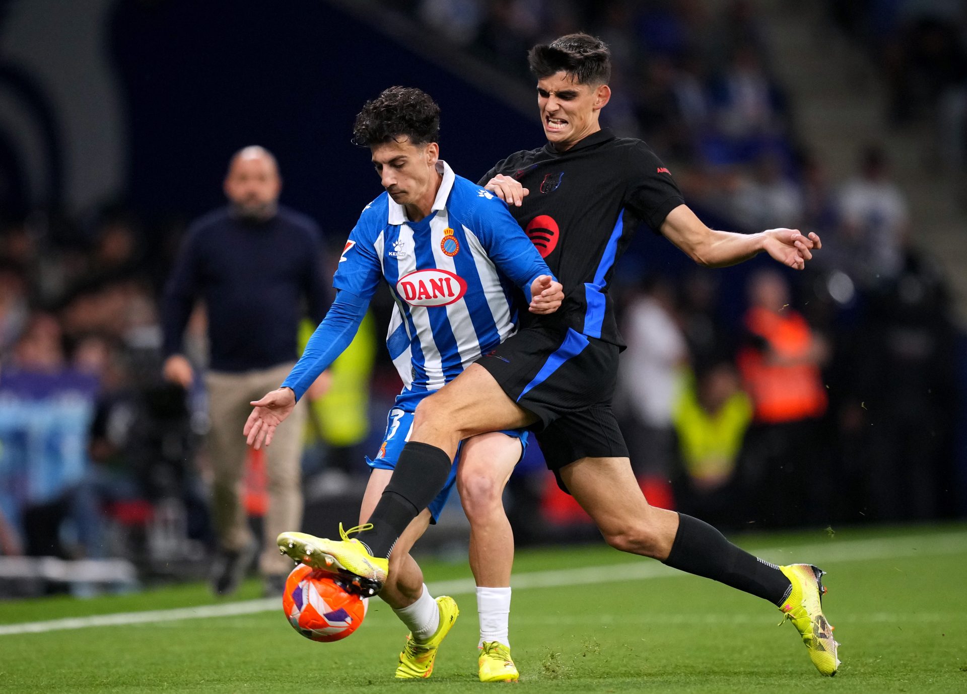 FC Barcelone : L'Enregistrement Crucial de Gerard Martín Avant le Match Contre Levante