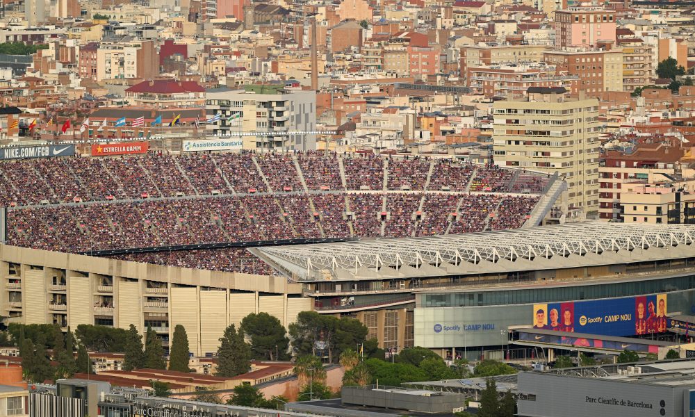 FC Barcelona : Un Retour au Camp Nou Retardé, Entre Désillusion et Espoir